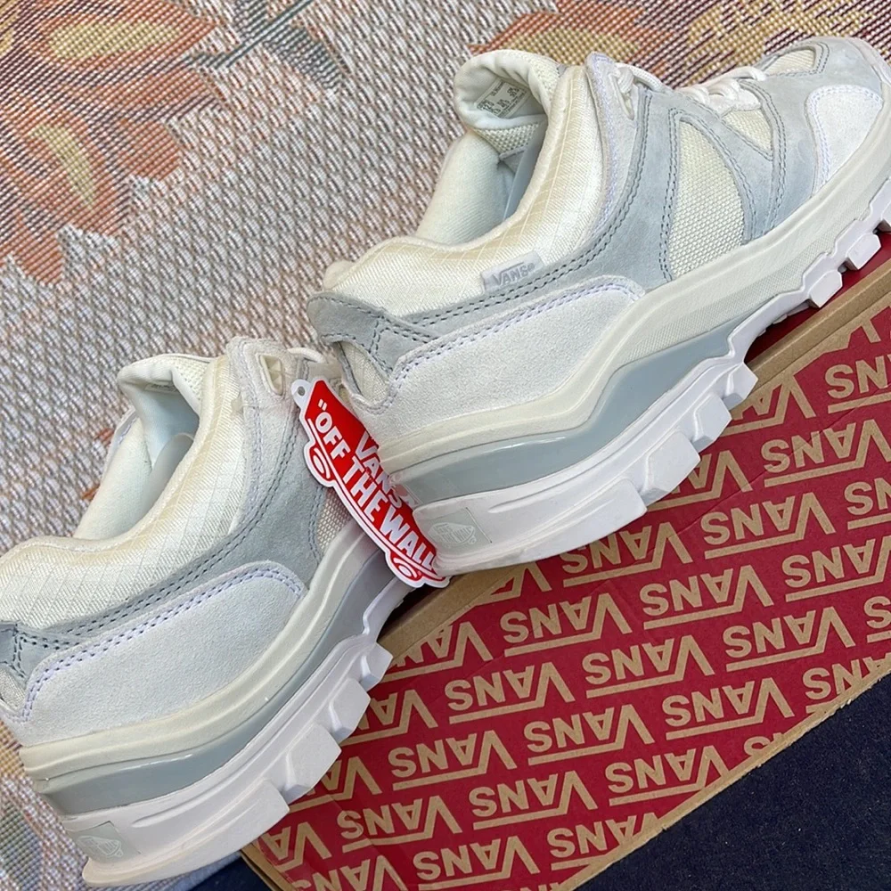 Vans Men’s Amzn Trailhead
Blanc De Blancmarshmallow
VN0A7TO2ASJ
Sneakers G - Picture 15 of 16